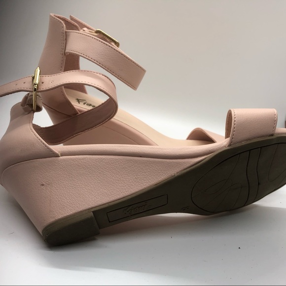 Pink sandals - Picture 2 of 3